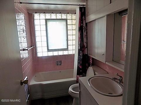 159 Hampton Rd, Benton Harbor, MI 49022 photo 8