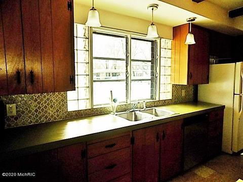 159 Hampton Rd, Benton Harbor, MI 49022 photo 3