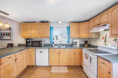216 E Maple St, Shepherd, MI 48883 photo 9