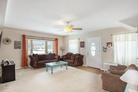 216 E Maple St, Shepherd, MI 48883 photo 2