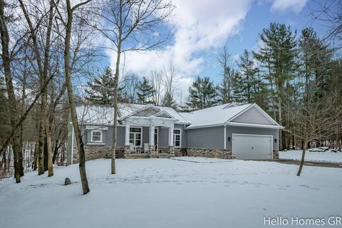 282 Barron Dr NE, Ada, MI 49301 photo 3
