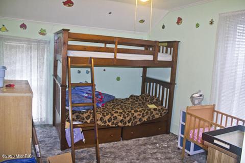 105 E Wayne St, Dowagiac, MI 49047 photo 6