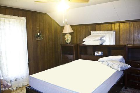 105 E Wayne St, Dowagiac, MI 49047 photo 5