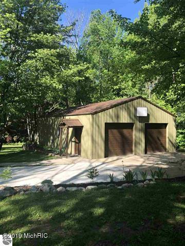 7566 E M-115, Cadillac, MI 49601 photo 2