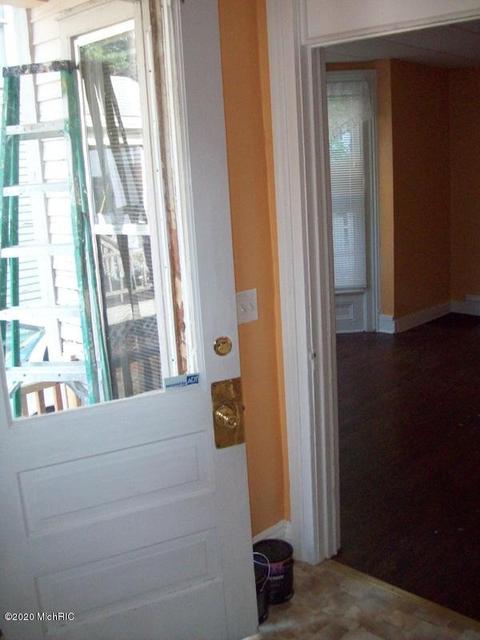 809 Normal Ct, Kalamazoo, MI 49007 photo 2