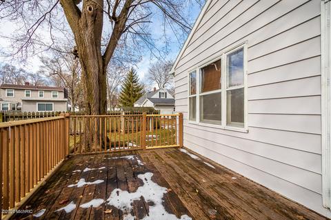 804 Bennett St, Albion, MI 49224 photo 9