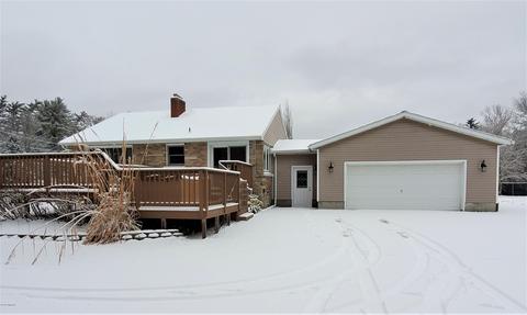 5648 Whitehall Rd, Whitehall, MI 49461 photo 2