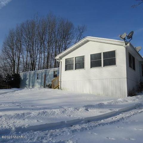 1108 Grow Rd NW, Stanton, MI 48888 photo 2