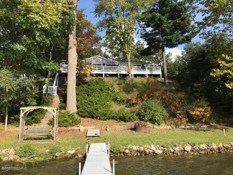 4246 Beach Dr, Reading, MI 49274 photo 1