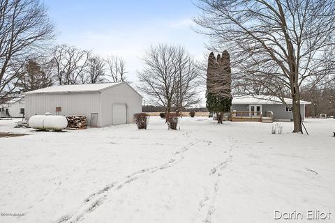 1532 E Sessions Rd, Sheridan, MI 48884 photo 2