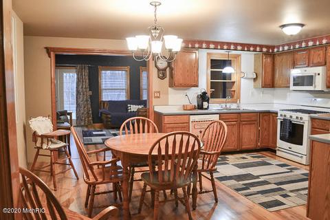 13373 M-216, Marcellus, MI 49067 photo 8