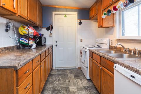 405 S Eagle St, Marshall, MI 49068 photo 8