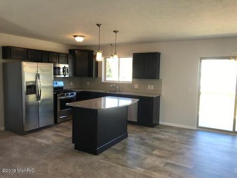 308 Taylor Pl, Sparta, MI 49345 photo 5