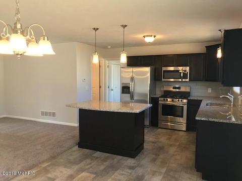 308 Taylor Pl, Sparta, MI 49345 photo 4