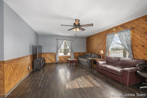 4350 Noddins Rd, Belding, MI 48809 photo 4