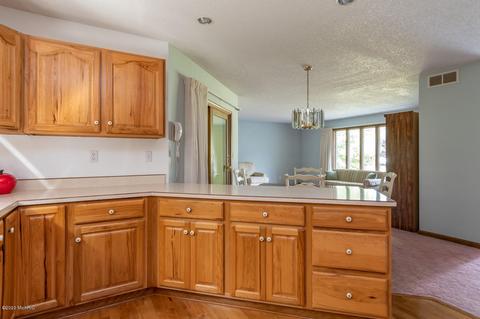 231 Kensington Ln, Benton Harbor, MI 49022 photo 6