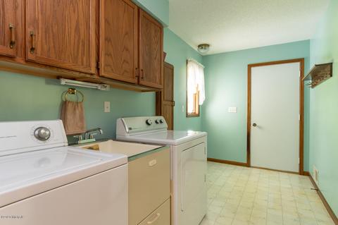 231 Kensington Ln, Benton Harbor, MI 49022 photo 12