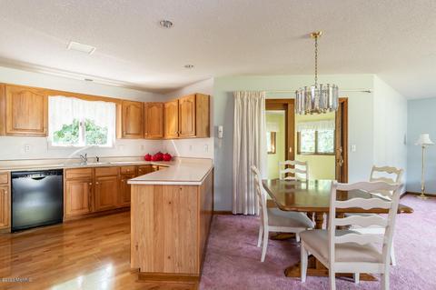 231 Kensington Ln, Benton Harbor, MI 49022 photo 7