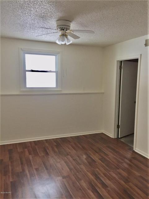 521 Bailey Dr, Big Rapids, MI 49307 photo 3