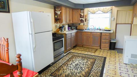 108 E Telegraph St, Dowagiac, MI 49047 photo 2