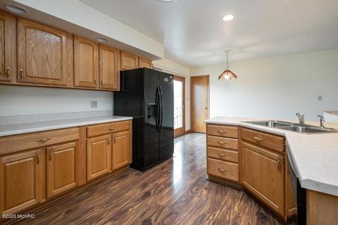 16481 Three Oaks Rd, Three Oaks, MI 49128 photo 4