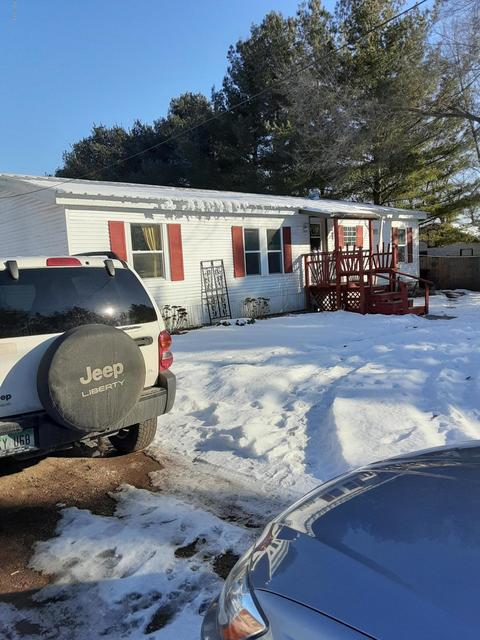 302 S Robinson St, Lyons, MI 48851 photo 2