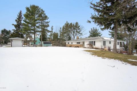 723 N 22nd Ave, Mears, MI 49436 photo 4