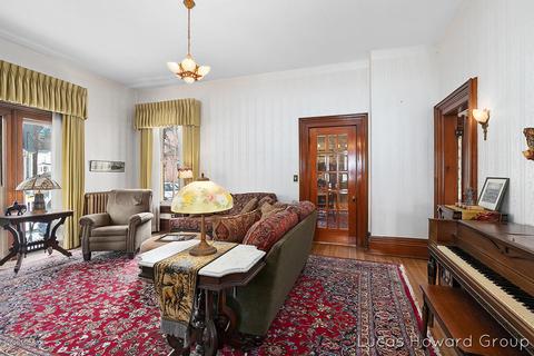 218 E Washington St, Ionia, MI 48846 photo 8
