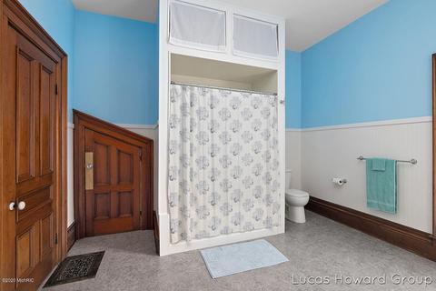 218 E Washington St, Ionia, MI 48846 photo 30