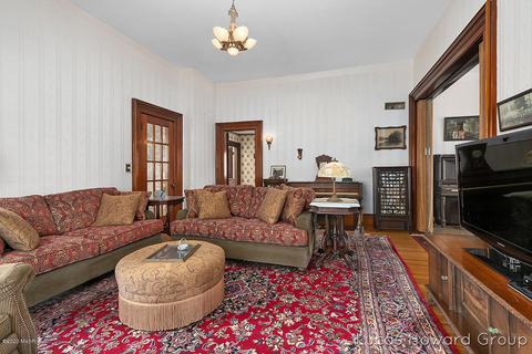 218 E Washington St, Ionia, MI 48846 photo 9