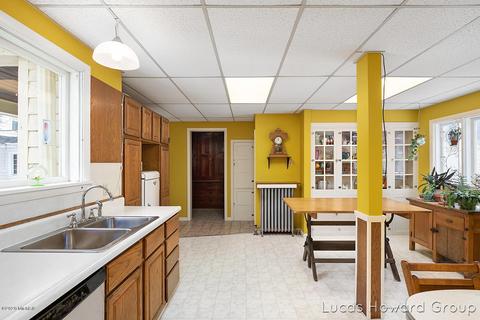 218 E Washington St, Ionia, MI 48846 photo 16