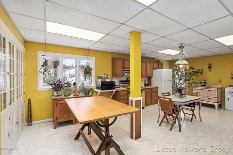 218 E Washington St, Ionia, MI 48846 photo 18