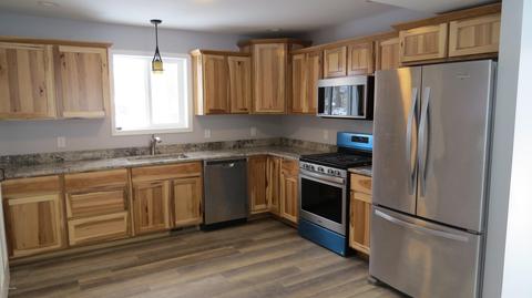 639 Glenview Cir, Plainwell, MI 49080 photo 2