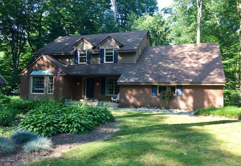 1239 Oakhampton Rd, Holland, MI 49424 photo 1