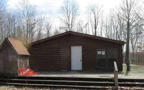 11522 N Lakeside Trl, Shepherd, MI 48883 photo 2