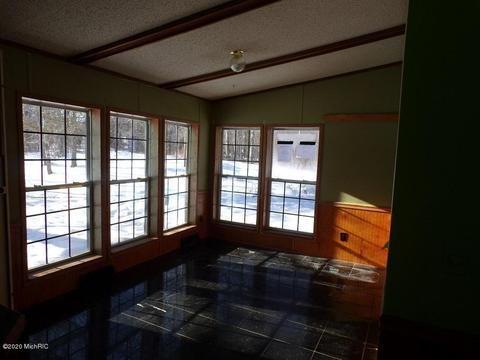 11522 N Lakeside Trl, Shepherd, MI 48883 photo 6