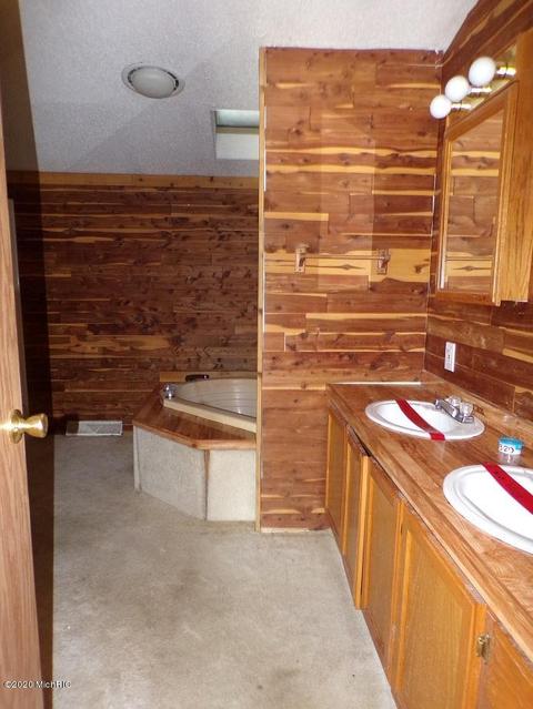 11522 N Lakeside Trl, Shepherd, MI 48883 photo 9