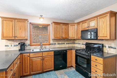 1685 Gee Dr SE, Lowell, MI 49331 photo 14