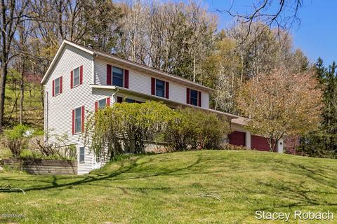 1685 Gee Dr SE, Lowell, MI 49331 photo 1