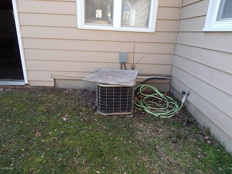 1301 E Hatch St, Sturgis, MI 49091 photo 8
