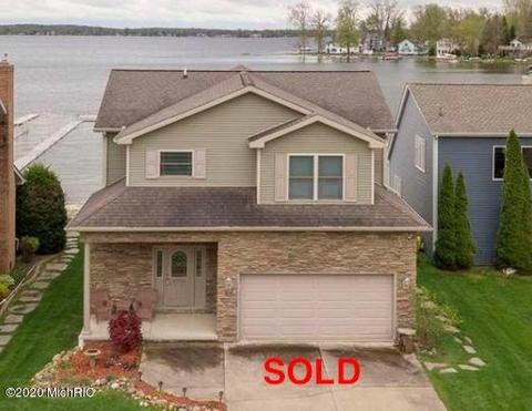 8048 Clarks Cove Cv, Addison, MI 49220 photo 1