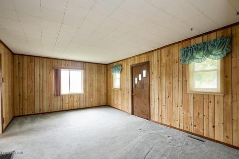 9010 Third St, Baroda, MI 49101 photo 6
