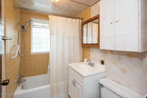 9010 Third St, Baroda, MI 49101 photo 10