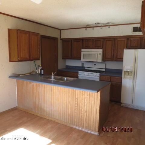 6184 Becht Rd, Coloma, MI 49038 photo 10