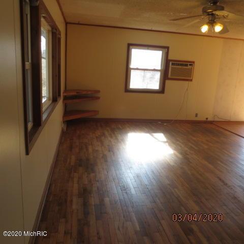6184 Becht Rd, Coloma, MI 49038 photo 5