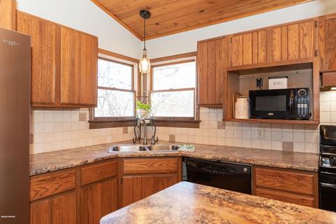 11323 Sunset Point Dr, Plainwell, MI 49080 photo 18