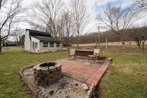 144 4th St, Plainwell, MI 49080 photo 2