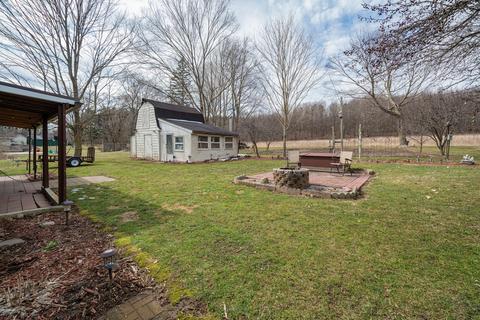 144 4th St, Plainwell, MI 49080 photo 3
