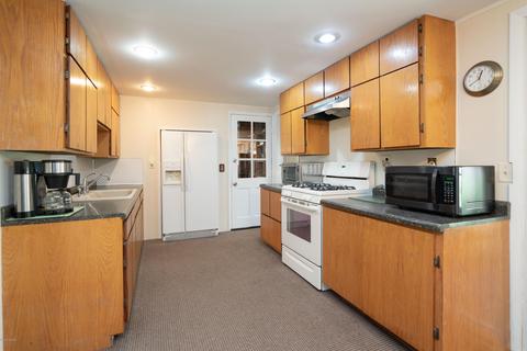 144 4th St, Plainwell, MI 49080 photo 4