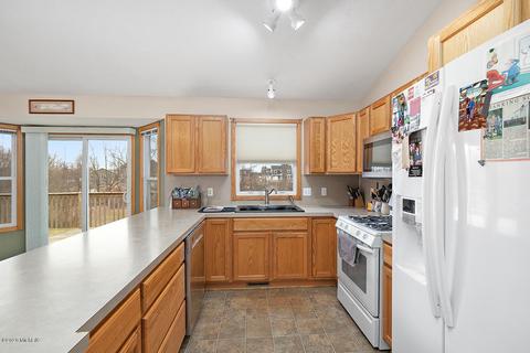 556 Atkinson St, Sparta, MI 49345 photo 6